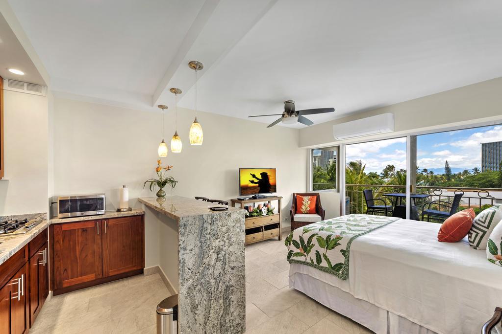 Апартаменты Waikiki Shore 515 Beachfront & Upgrade Гонолулу Экстерьер фото